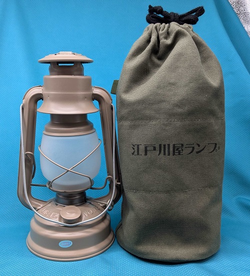 【ふるさと納税】DIETZ78モカ(サンドブラストホヤ)とランタンバックセット　キャンプ　アウトドア　キャンプ用品　ランプ　ライト　おしゃれ　かっこいい　DIETZ　デイツ　灯油　明るい　本格　持ち運びやすい　オリジナルカラー
