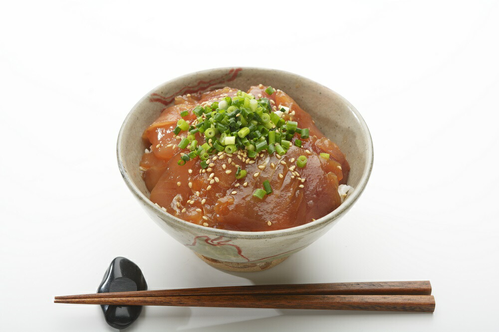 【ふるさと納税】贅沢まぐろ漬け丼6食分(ゴマ風味)　ふるさと納税 魚 冷凍 加工品 惣菜 おすすめ おいしい 刺身 おせち セット 産地直送 国産 三重県 海鮮 漬け 真空パック 小分け 惣菜 人気 海鮮丼 漬け丼 ごま マグロ 鮪 まぐろ 正月 KI-51