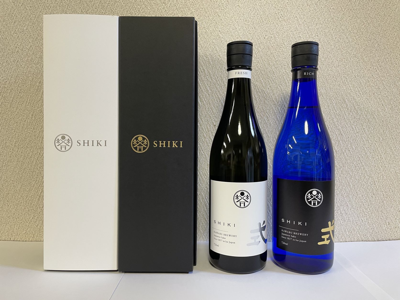 【ふるさと納税】最高峰 純米大吟醸 式 ＲICH リッチ 純米大吟醸 式 FRESH フレッシュ 各720ml 計２本 KJ-05 ふるさと納税 さけ お酒 河武醸造 新ブランド 弓形穂 日本酒 三重県 多気町 kj-05