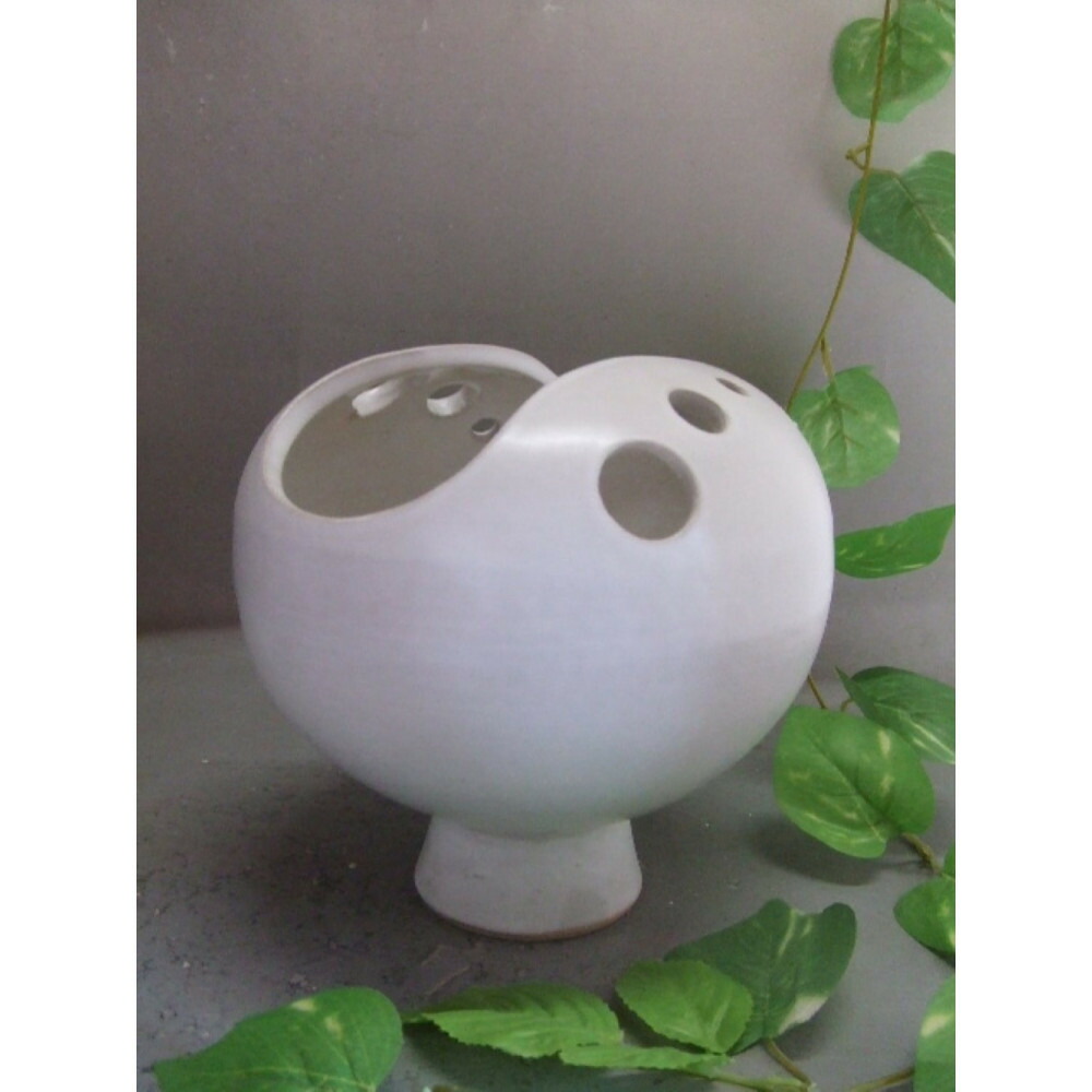 楽天市場】【ふるさと納税】【信楽焼】つる付粉引ぶどう絵花入れ・花瓶