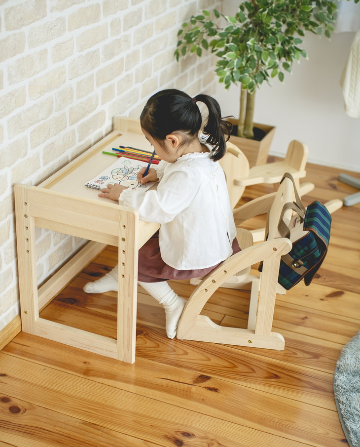 SALE／57%OFF】 木製家具 キッズデスク キッズチェア セット≪桧 つくえ いす ヒノキ ひのき 木育 知育≫ 月間MVPふるさと納税賞  第1号 2020年10月 SDGs未来都市亀岡