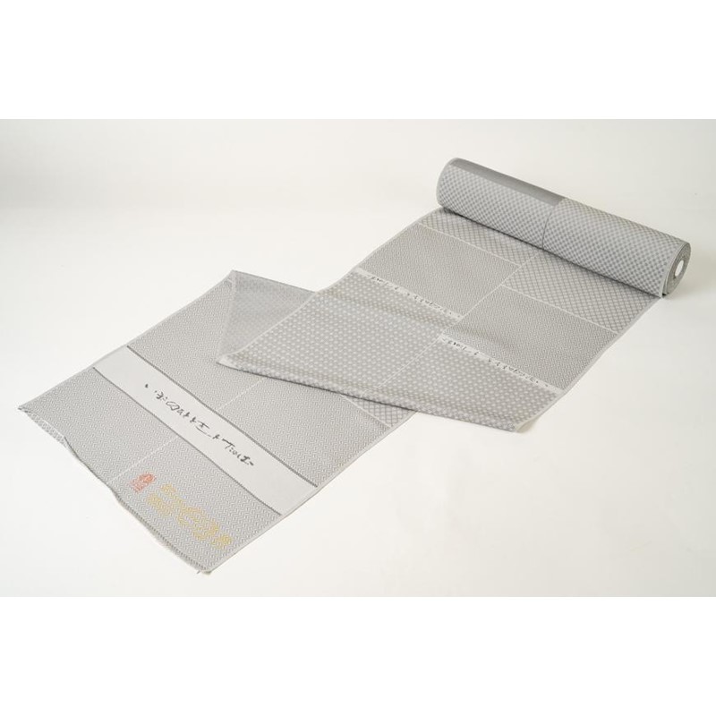 【ふるさと納税】「いまこのひとときをたのしむ」きもの 和服 着物 反物 地紋入り