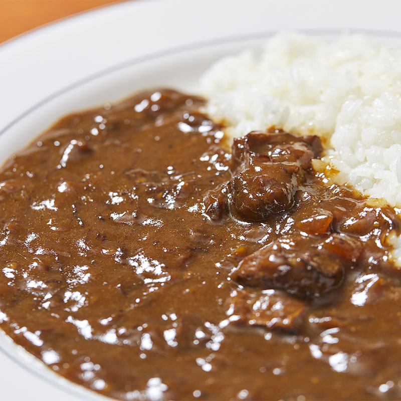 日本牧場の黒にんにくと牛すじ肉の米粉カレー 5袋 カレー カレー粉 カレーパウダー 京たんくろ和牛 米粉 グルテンフリー 黒にんにく コク あっさり  180g 冷凍 超美品