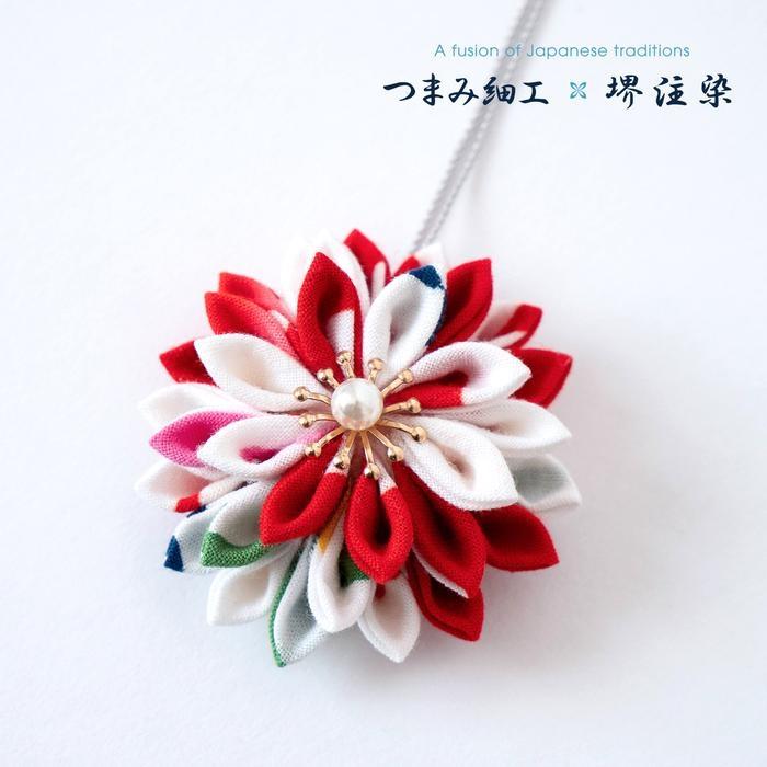 【ふるさと納税】花舞うペンダント「つまみ細工×堺注染」（赤） 10,650円