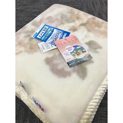 天然素材の化石サンゴのミネラルを使ったc R P加工は 温泉に入っているような気分を目指しています ふるさと納税 寝具 C R P加工毛布 マイヤー 毛布 ダブルサイズ ベージュ 1枚 11808ｗ柄 0622 大阪府泉大津市