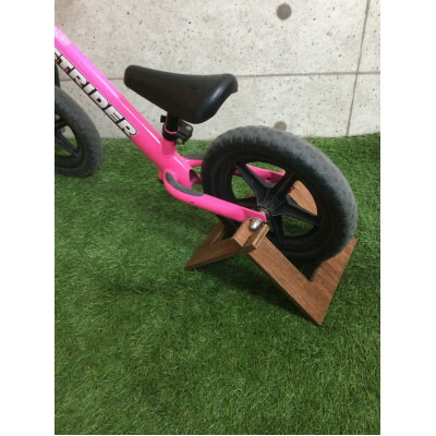 【ふるさと納税】ストライダー(子ども　ペダル無し自転車)用組み立てスタンド　お孫さんのプレゼントに!【1500554】｜大阪府和泉市 11,550円