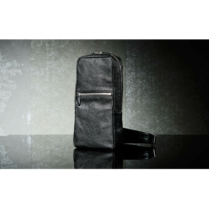 【ふるさと納税】姫路黒桟革　ボディバッグ　縦型　黒 ファッション カバン