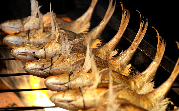 【ふるさと納税】明石産天然鯛の姿焼(1)【魚貝類】お届け:※12月20日から翌年1月10日の期間でのお届けはできません。※12月11日以降ご入金のお品は、翌年1月10日以降の発送となります。