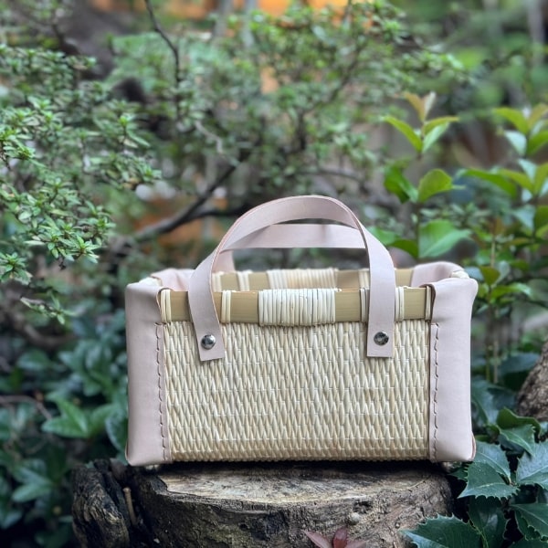 【ふるさと納税】【伝統工芸品】KORI ANRI JAPAN「YANAGI no KAGOBAG」柳行李 / 豊岡杞柳細工 100年持つ収納 ハンドメイド 豊岡鞄の原点 128,500円