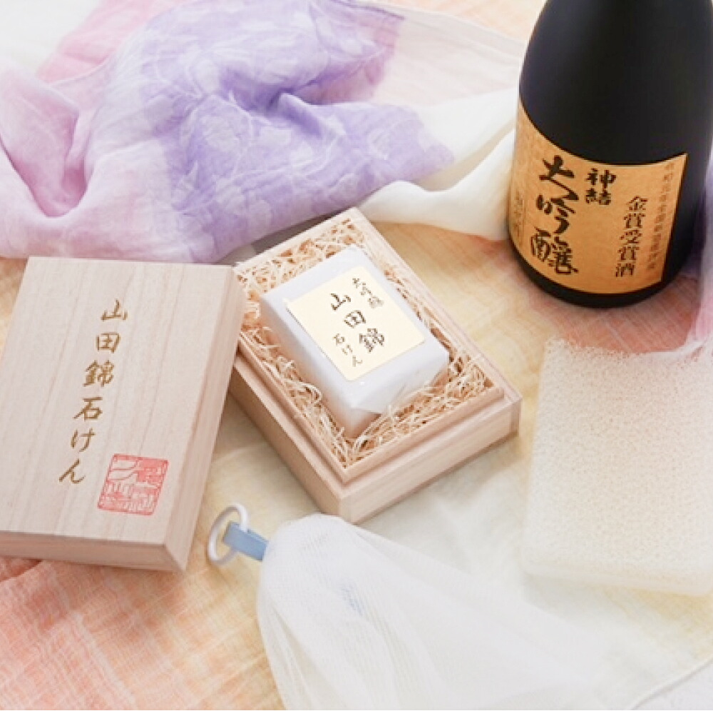 【ふるさと納税】Miel 大吟醸 山田錦石けん 1個 桐箱入り（泡立てネット、石鹸トレー付き）[ 石鹸 石けん せっけん ソープ 美容 ] 固形石鹸 お肌 痛めない 優しい 全身 荒れ 痛み 季節 変わり目 バリア機能 植物オイル 保湿成分 グリセリン きめ細かい 潤い