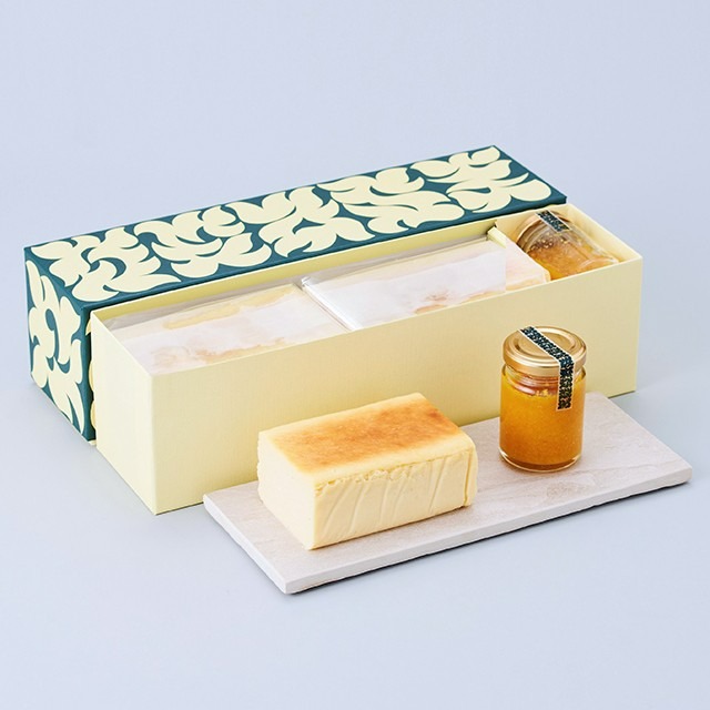 【ふるさと納税】 シルク チーズケーキ 〈約12cm&times;２本 大和橘 ジャム 60g〉 セット 詰め合わせ 生クリーム チーズケーキ ケーキ デザート 洋菓子 スイーツ おやつ 高級 プレミアム 高級菓子 贈呈品 プレゼント 贈呈 冷凍 お取り寄せ 中川政七商店 奈良県 奈良市 なら 23-002｜奈良県奈良市
