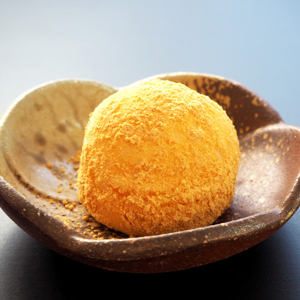 【ふるさと納税】お餅セット / 国産 奈良県 広陵町 食品 餅 もち 丸もち きな粉 杵つき 石臼 国産大豆 無添加 保存料無し  正月 お正月 お雑煮 善哉 ぜんざい お鍋 鍋料理 弾力 美味しい オススメ 和菓子屋さん 創業100余年