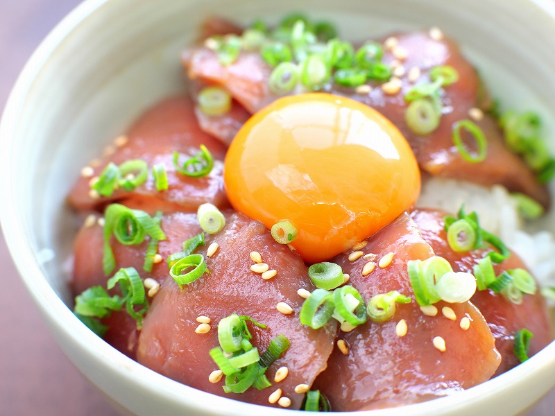 市場 ふるさと納税 お刺身 カット済み 丼 漬けまぐろ まぐろ丼 80g 8パック 漬けマグロ 漬け丼 まぐろ マグロ丼 漬け スライス