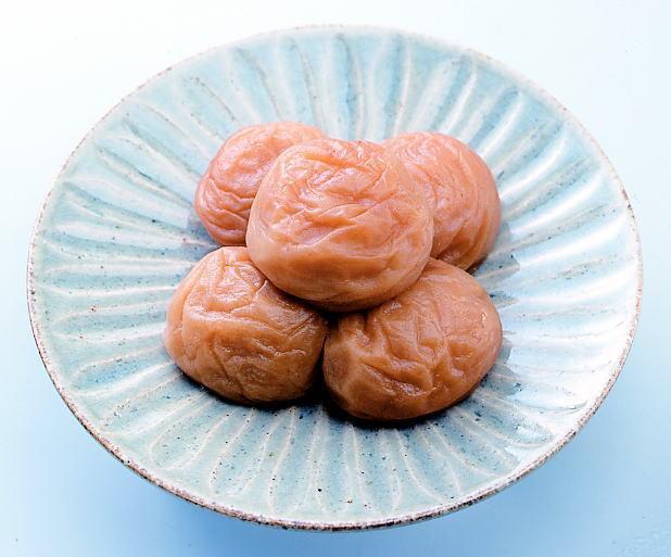 【ふるさと納税】うす塩梅干し７５０ｇ〔化粧箱入り〕《紀州南高梅》
