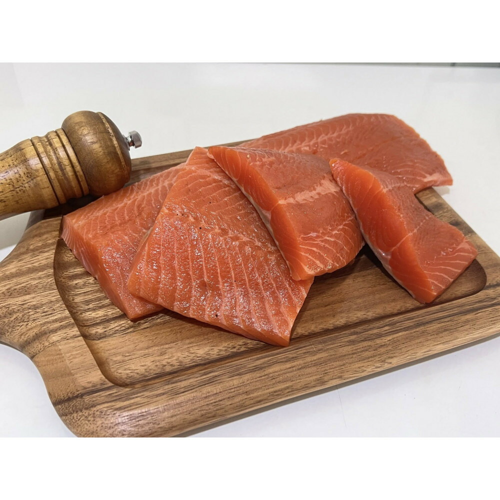 【ふるさと納税】【数量限定】スモークサーモン とっとり 琴浦 グランサーモン 1kg（3～10パック） | 魚介類 水産 食品