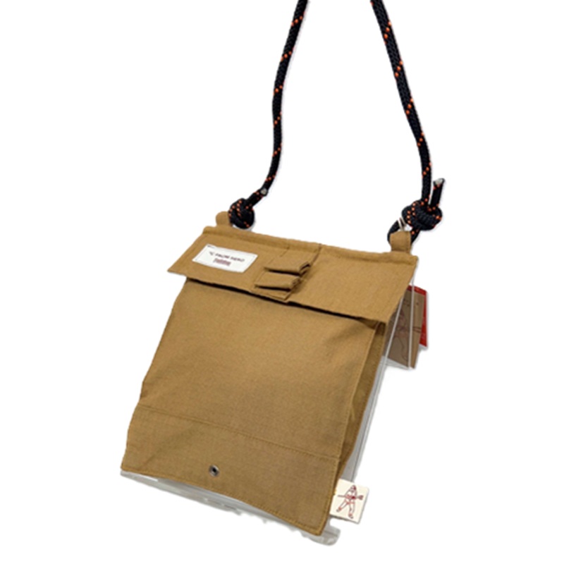 【ふるさと納税】【一点物】高梁市消防本部 消防服リメイクポシェット(大) ポシェット バッグ ファッション かばん 鞄 岡山 高梁市