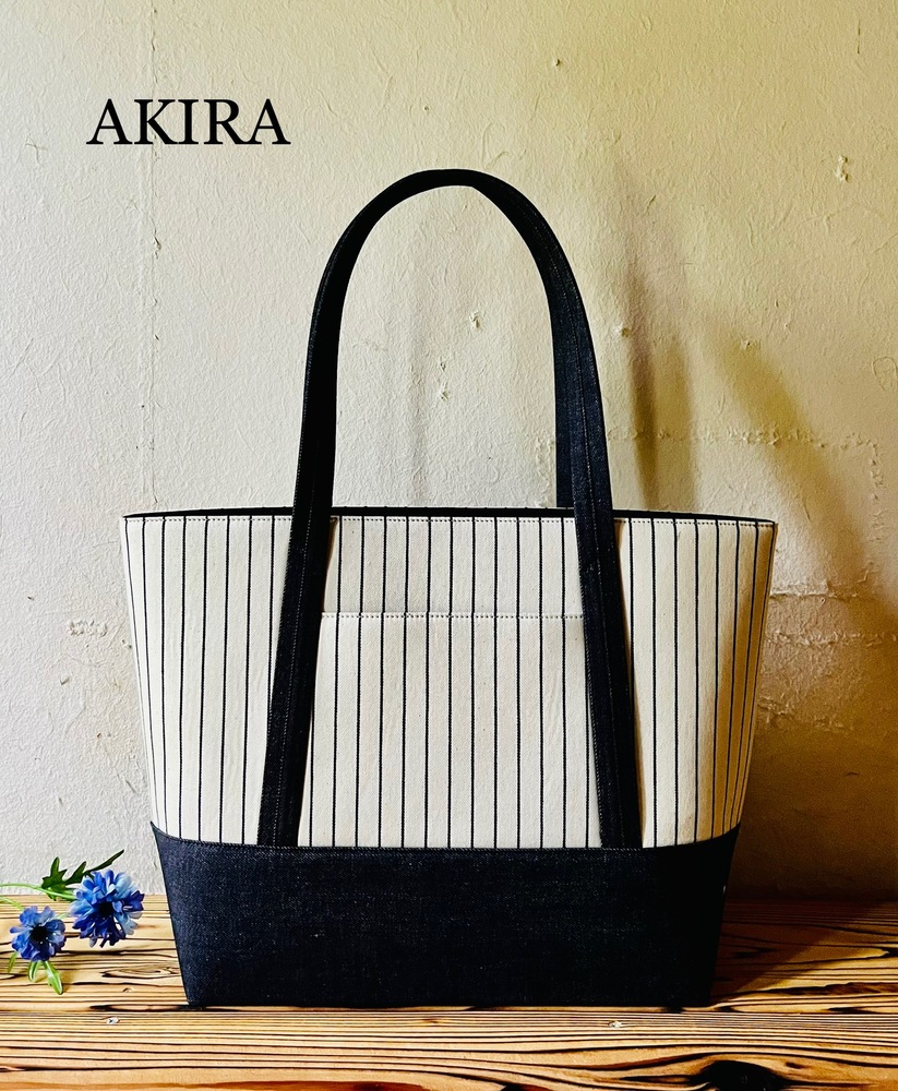 【ふるさと納税】【 マツコの知らない地球 】細工人手作り AKIRA 事あたらしい 大きなトートバッグ レディス肩先印字機 縞模様×濃紺色ジーンズ A4相応う 馬鹿でかい 大電気容量 日本製 帆布 膝掛け 通い 御膳上等 心地好い 岡山県 奈義町 貨物輸送無料