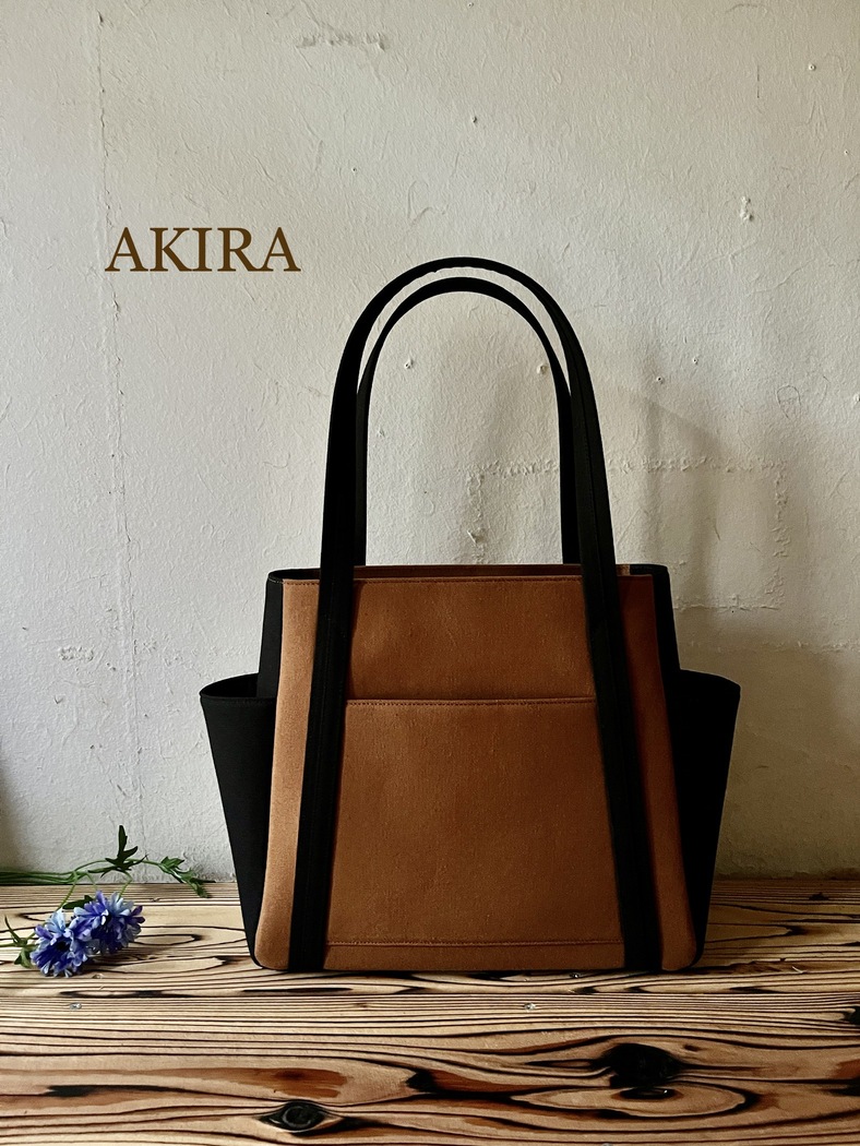 【ふるさと納税】【 マツコの知らない地球 】細工人手作り AKIRA 事あたらしい 中型レディストートバッグ ダブル隠し 靉靆たる赤銅色キャンヴァス×黒キャンヴァス 多納める 6隠し 軽さ 日本製 通い 通学 大電気容量 御膳上等 心地好い 岡山県 奈義町 貨物輸送無料