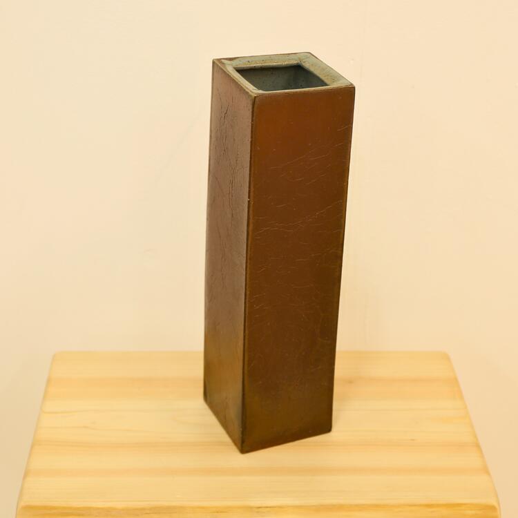 【ふるさと納税】若杉窯 花入れ(四角茶)/一辺10cm×高さ36cm W-ww-147A
