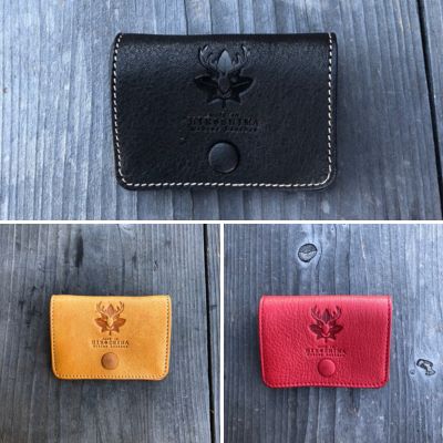 【ふるさと納税】広島ジビエレザー 鹿革ボックス席型二つ折りコインケース【黒いこと、駱駝、赤いこと】