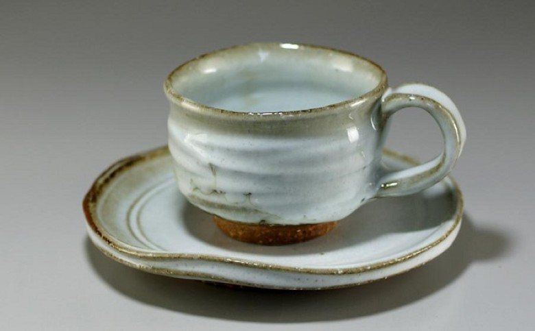 柳宗理 手付カップ 高浜焼 寿芳窯 白磁 コーヒーカップ 民藝 ソーサー 小皿 柳宗理 手付カップ 高浜焼 寿芳窯 白磁 コーヒーカップ 民藝 ソーサー