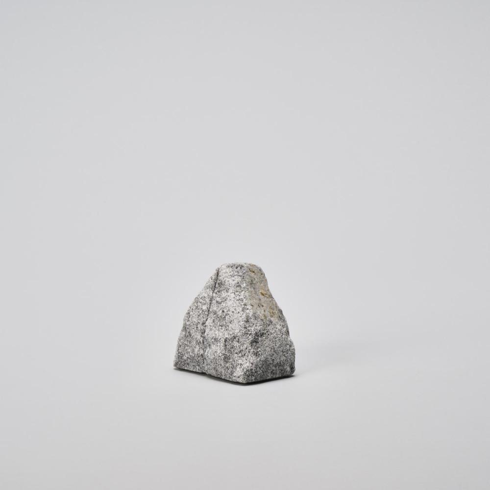 【ふるさと納税】RS - ROCK END / S / komame｜庵治石ブックエンド | 文房具 雑貨 日装置 一般受け おすすめ 貨物輸送無料