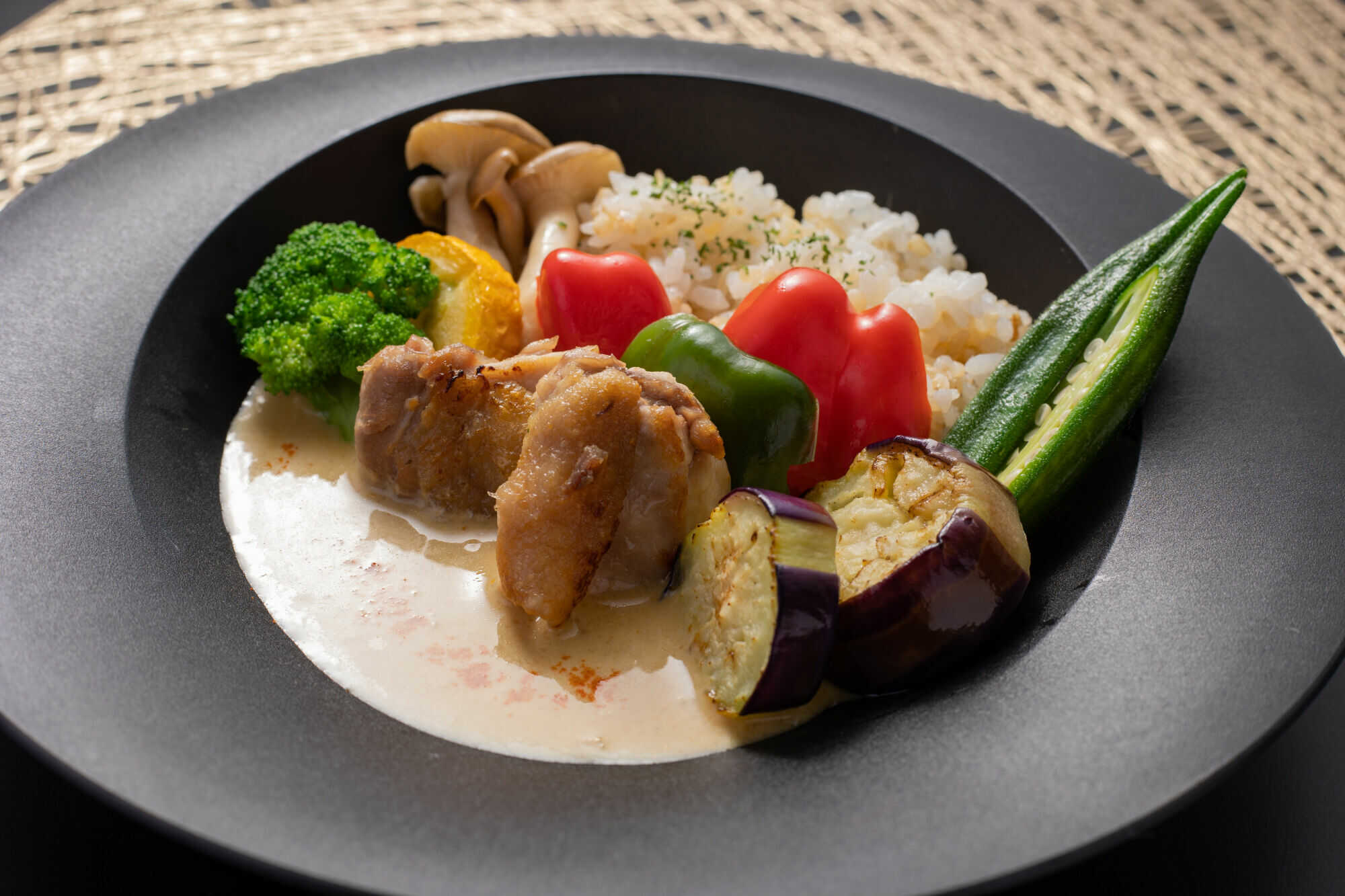 【ふるさと納税】和風なココナッツカレー＆和風なココナッツ 土佐鰹カレー セット 各2パック 【ふきのとう】[ATGP001]｜高知県高知市