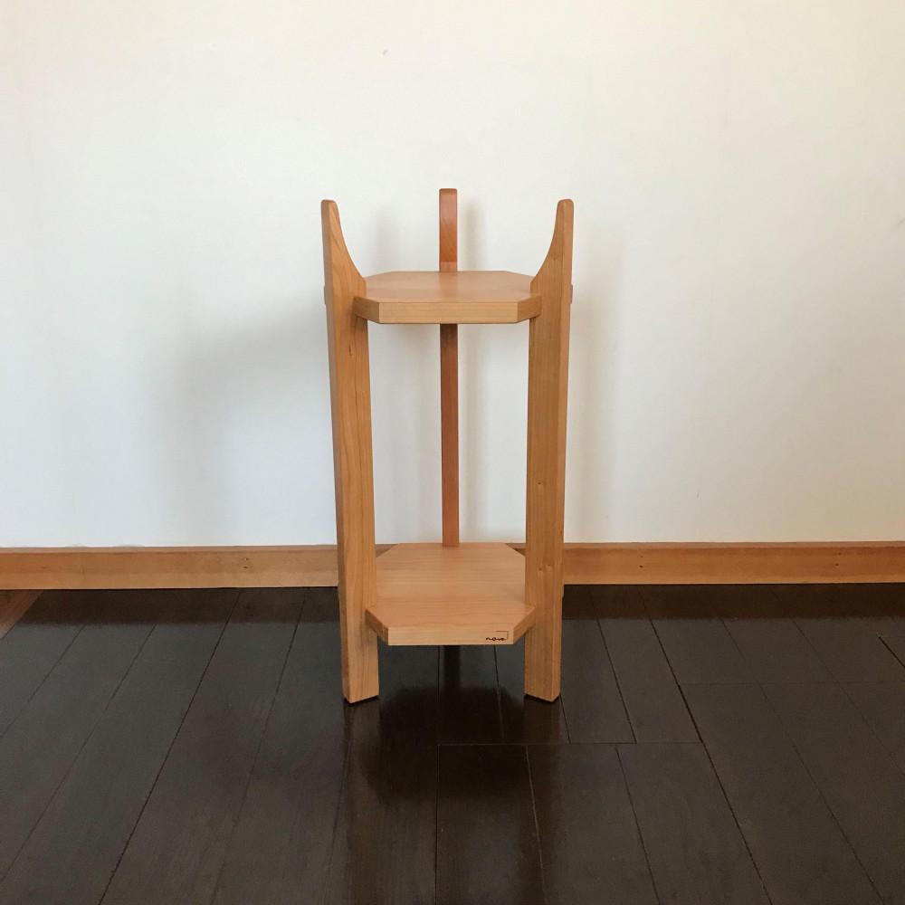 【ふるさと納税】【ロクカクカダイ：正六角形の3辺を支柱が支える構造の花台(プランタースタンド)】花台 植木鉢 フラワースタンド プランタースタンド サイドテーブル ナイトテーブル チェリー nove