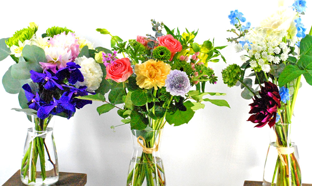 ふるさと納税 3回定期便 届いたらいつもの花瓶に入れるだけ 簡単管理のおしゃれブーケ 初回花瓶付き 延命剤付き 花 フラワー ブーケ インテリア 花束 3回 定期便 季節に合わせ 旬 嘉麻市 送料無料 septicin Com