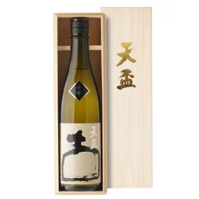 【ふるさと納税】〈天盃〉麦焼酎いにしえ10年 720ml×1本 化粧箱入り【福岡県 筑前町 福岡 九州 返礼品 天盃 麦焼酎 アルコール 焼酎 お酒 酒 麦 送料無料 AA002】|福岡県筑前町