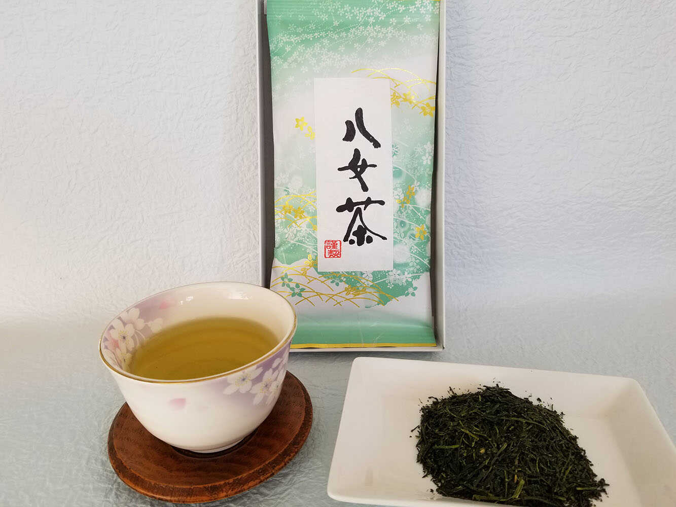 【ふるさと納税】 八女 上級 煎茶 約100g&times;4 吉富町/株式会社吉浦コーポレーション[BGAD030] お茶 ティー 緑茶 八女茶 日本茶 茶葉 家庭 高級 ギフト 贈り物 プレゼント 贈答 新鮮 福岡 国産 人気 おすすめ｜福岡県吉富町