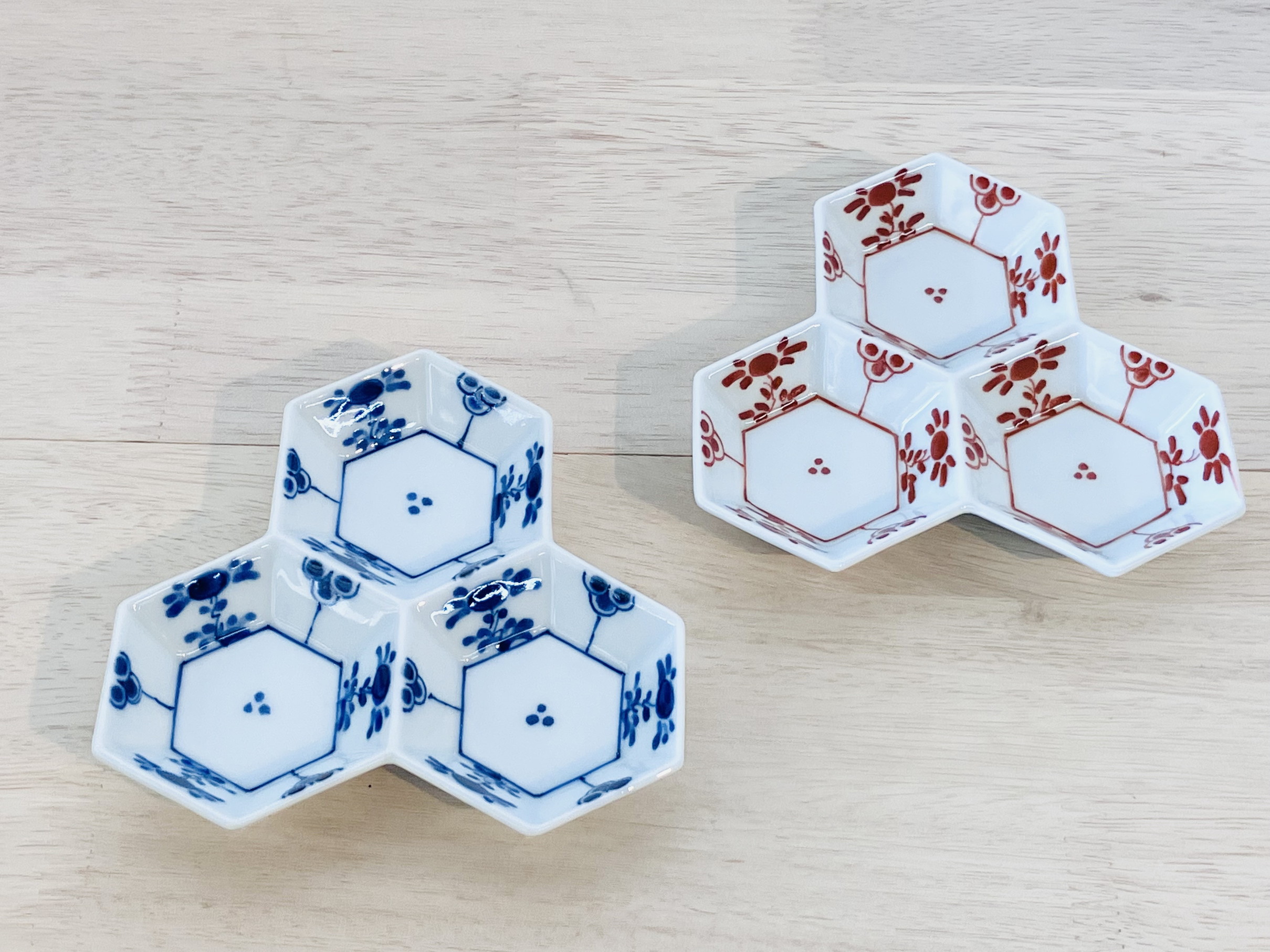 【ふるさと納税】伊万里焼 ウロコ芙蓉手（青・赤）毘沙門三品盛 165-H551｜佐賀県伊万里市