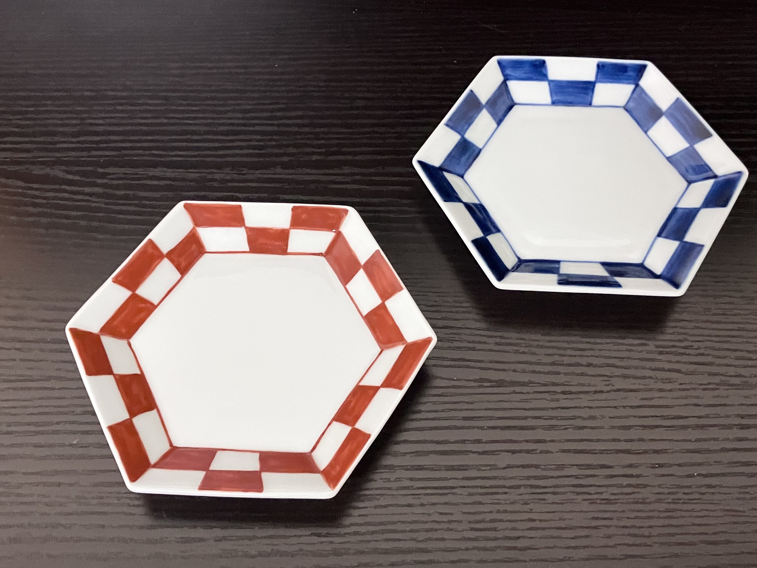 【ふるさと納税】伊万里焼 市松亀甲小皿（青・赤）セット 165-H1076
