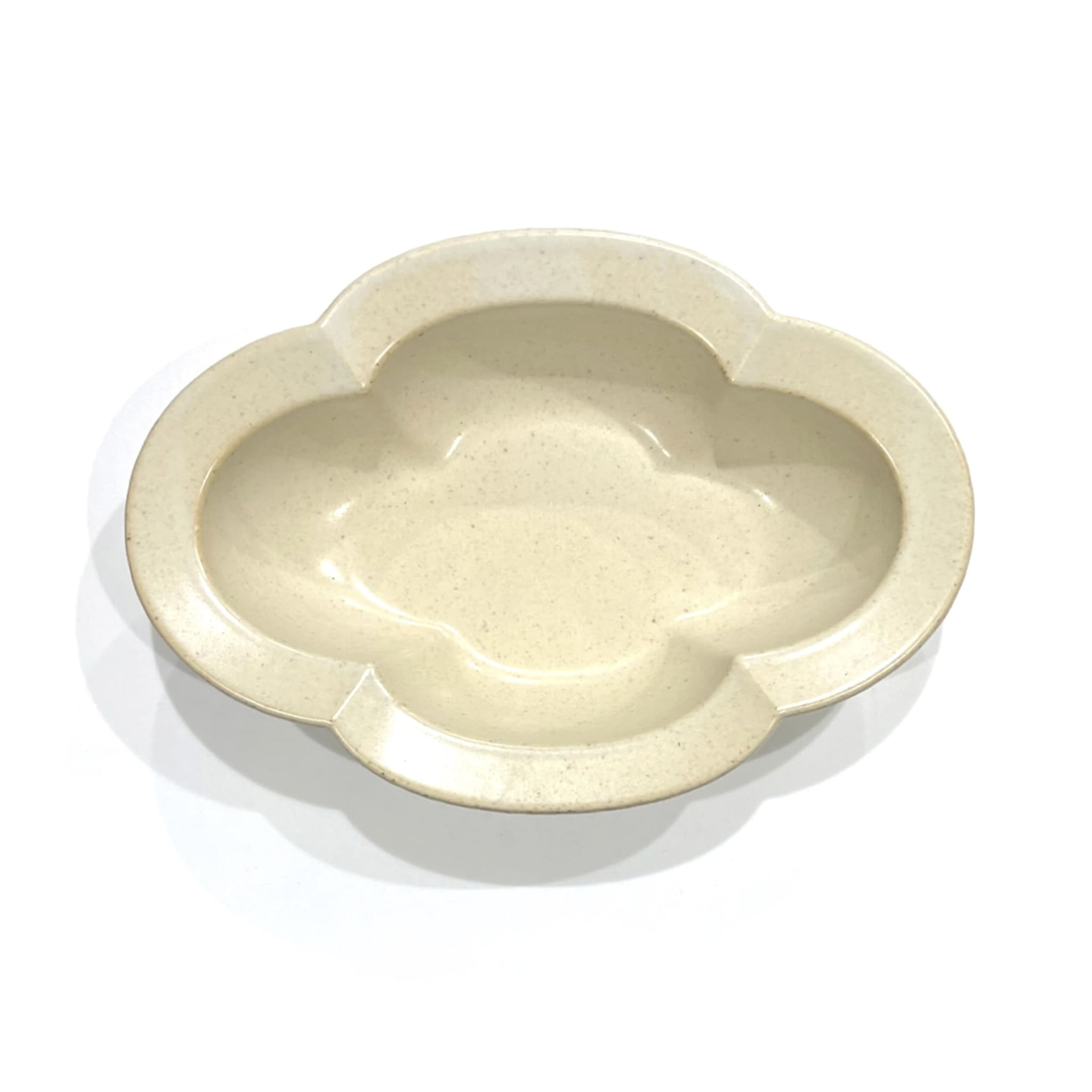【ふるさと納税】有田焼 クリーム釉 木瓜 蓋付耐熱皿 24to3【西富陶磁器】食器 器 うつわ 皿 蓋付 グラタン皿 耐熱皿 直火対応 オーブン対応 かわいい おしゃれ クリーム bi057