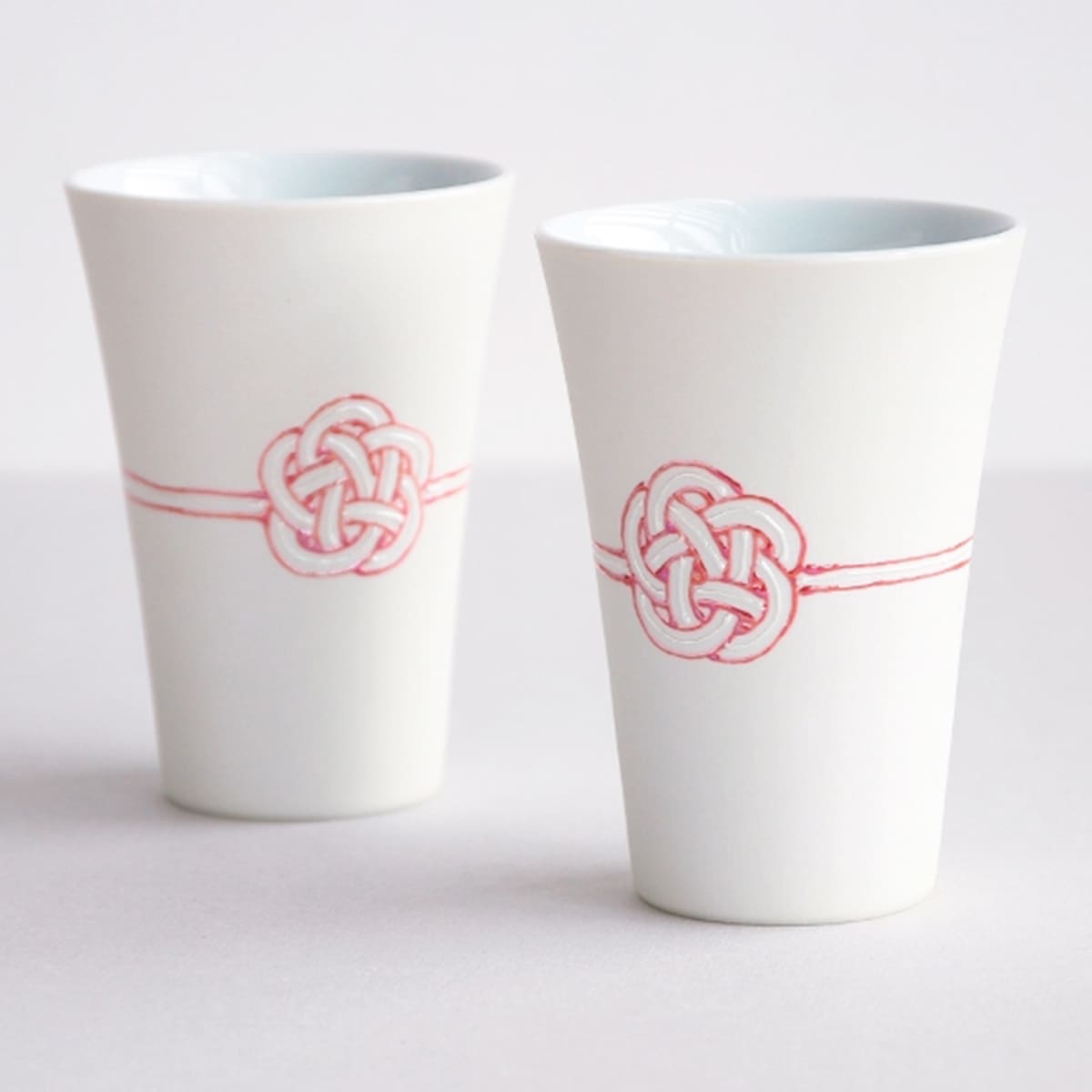 【ふるさと納税】有田焼 結 有りの実無償性優勝杯 300ml 2個書き割り【ヤマト瀬戸もの】食器 器 うつわ 瀬戸もの 瀬戸もの 2個 書き割り 有りの実 無償性優勝杯 優勝杯 水呑み タンプラー 縁起物 祝賀会 呉れて遣る 差し上げ物 35000円 3.5万円 A35-614
