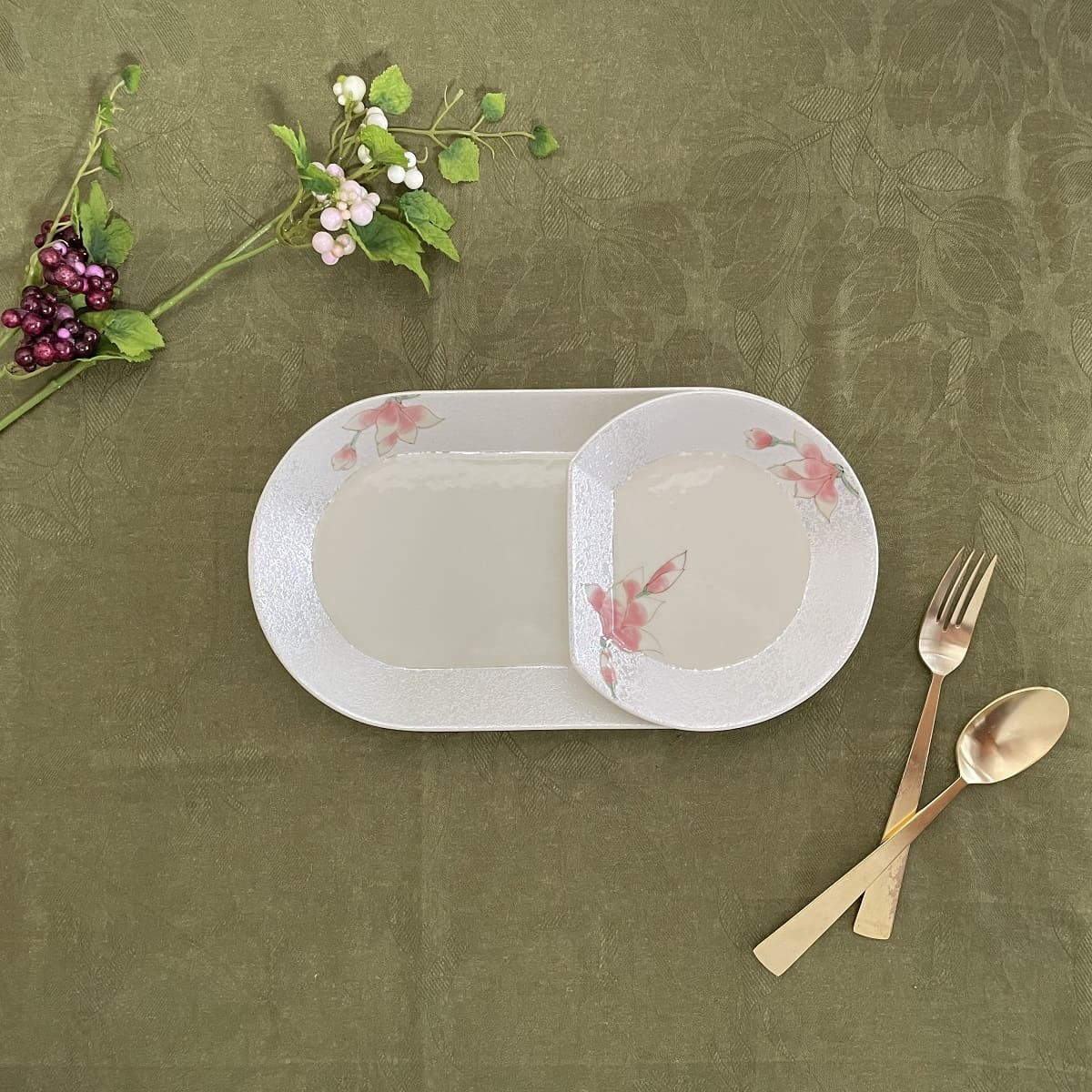 【ふるさと納税】田清窯 組める有田焼 煌めく木蓮花 プレート皿 2枚セット 食器 器 うつわ 陶磁器 皿 ギフト 贈答 ec002|佐賀県有田町