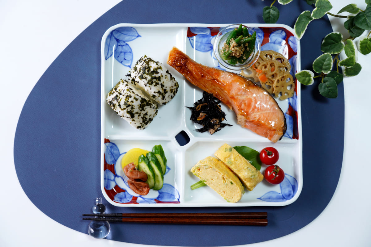 【ふるさと納税】有田焼 One Plate 1+3 椿(赤) 三光堂 皿 食器 A24-62
