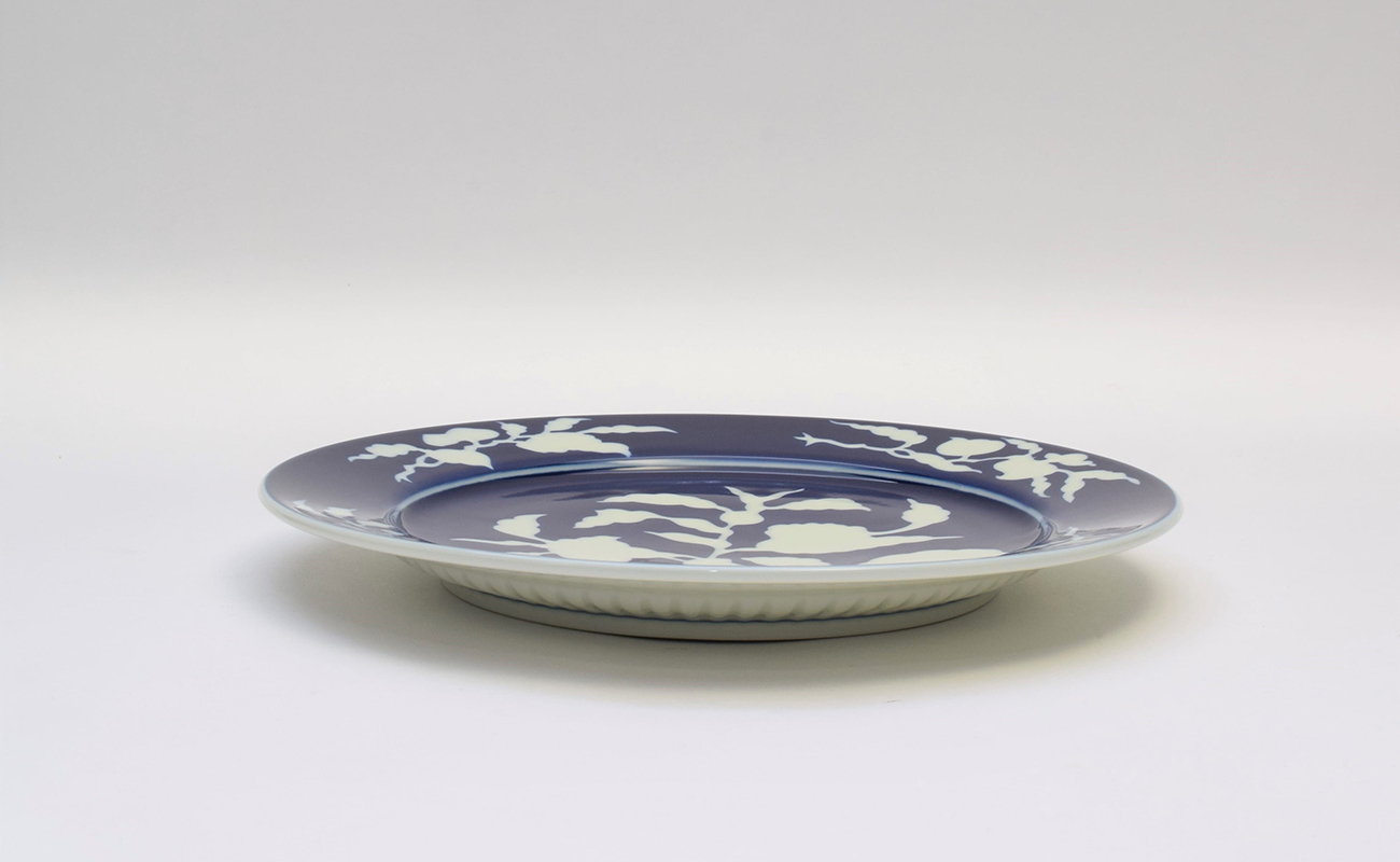A90-14 深川製磁 草花折枝白抜紋 ペアミート皿 食器・カトラリー