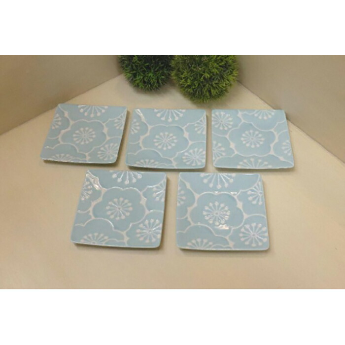 【ふるさと納税】【波佐見焼】１２.５×１２.５cm角皿５枚セット はふり 梅・青【西海陶器】 ５ 19219 | ギフト 陶器 touki おしゃれ 伝統 人気 おススメ 長崎県 長崎 九州 楽天ふるさと 納税 波佐見焼き はさみやき はさみ焼き 陶磁器 皿 おさら お皿 食器 焼き物 焼物皿