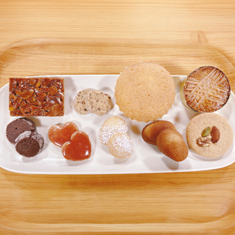 【ふるさと納税】 焼き菓子　詰め合わせ 焼き菓子 詰め合わせ セット 計16袋（全9種類） [グリュックリッヒ 長崎県 東彼杵町 hs42bag440000] クッキー 焼菓子 焼き菓子 ギフト 詰め合わせ 個包装 手土産 菓子折り フロランタン マドレーヌ｜長崎県東彼杵町