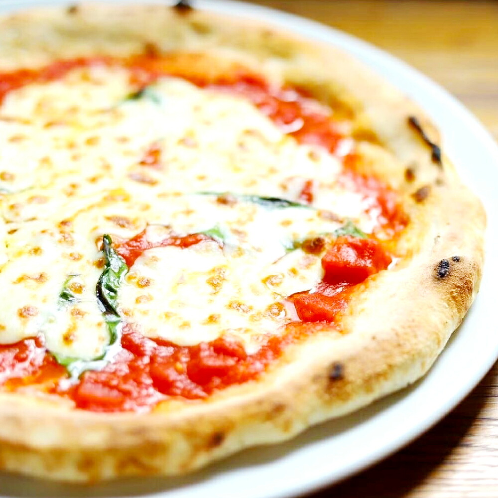 【ふるさと納税】 4種のナポリピザセット マルゲリータ 蒸し鶏と大葉のピザ クワトロチーズピザ 阿蘇自然豚ベーコンバジルピザ 小麦 詰め合わせ 熊本県 冷凍 送料無料 16,280円