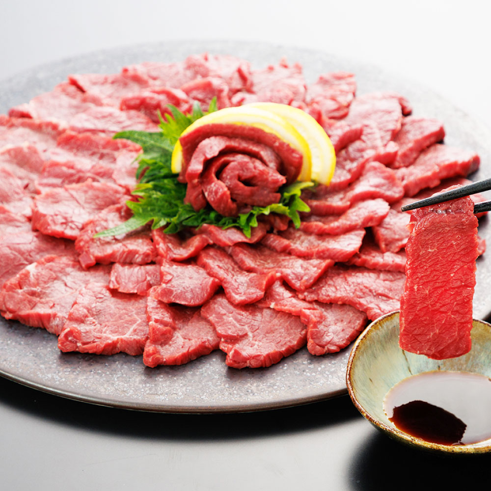 【ふるさと納税】上赤身 300g 専用醤油1本 馬肉 お肉 馬刺 赤身 しょうゆ 冷凍 熊本県 熊本市 送料無料|熊本県熊本市