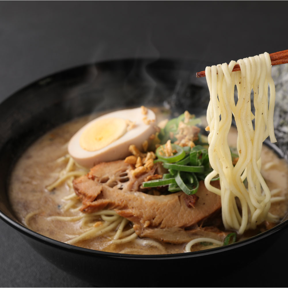 地元で愛されている濃厚な旨みの熊本豚骨ラーメン お店で手作り 本物の味を冷凍便でお届けします 送料無料食品 新型コロナ支援 熊本の事業者を応援 焼きのり ふるさと納税 冷凍 ラーメン 4食入 豚骨 熊本ラーメン 生ラーメン 濃厚豚骨 熊本 黒龍紅 焦がし