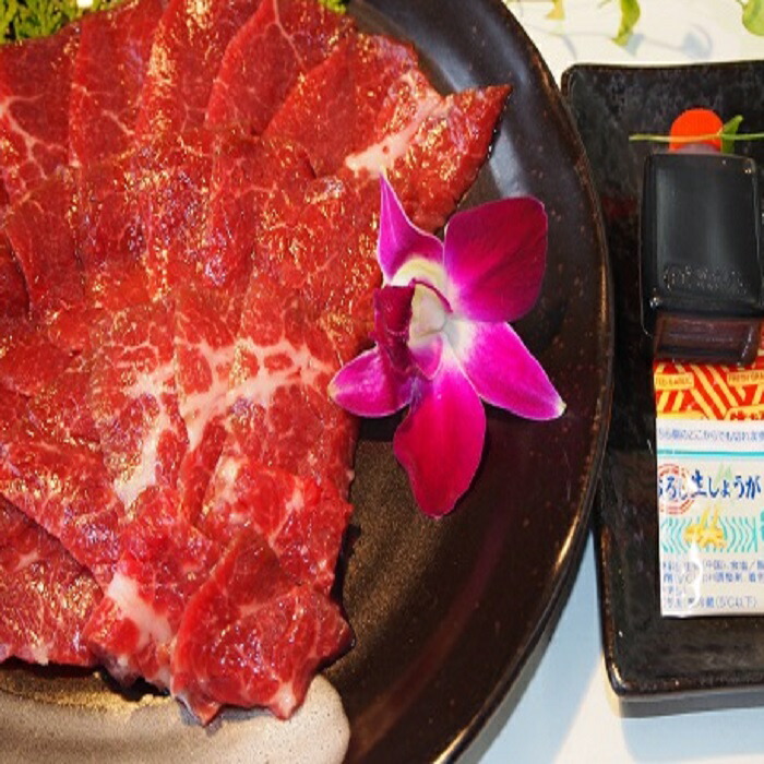 <br>【ふるさと納税】熊本馬刺【霜降り　330g以上、馬刺し醤油、生姜、にんにく付き】【熊本と畜】 - 馬肉 馬刺し 霜降り 冷凍 おかず おつまみ 醤油付き 熊本県 甲佐町【価格変更のためコード変更】