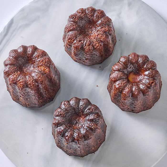 【ふるさと納税】＜内容量が選べる＞ カヌレ (計8個・計12個) スイーツ お菓子 おやつ 焼き菓子 個包装 土産 ギフト【opbw001・opbw002】【クアンカ・ドーネ】 9,240円