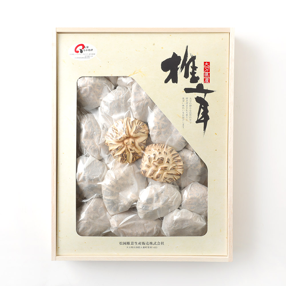 250g しいたけ キノコ 国産 きのこ 大分産 花どんこ 椎茸 国産 送料無料 大分県九重町山奥の原木からごくわずかしか採れない肉厚干ししいたけをお届けします 九州産 大分県産 ふるさと納税 茸 しいたけ ふるさと納税 しいたけ