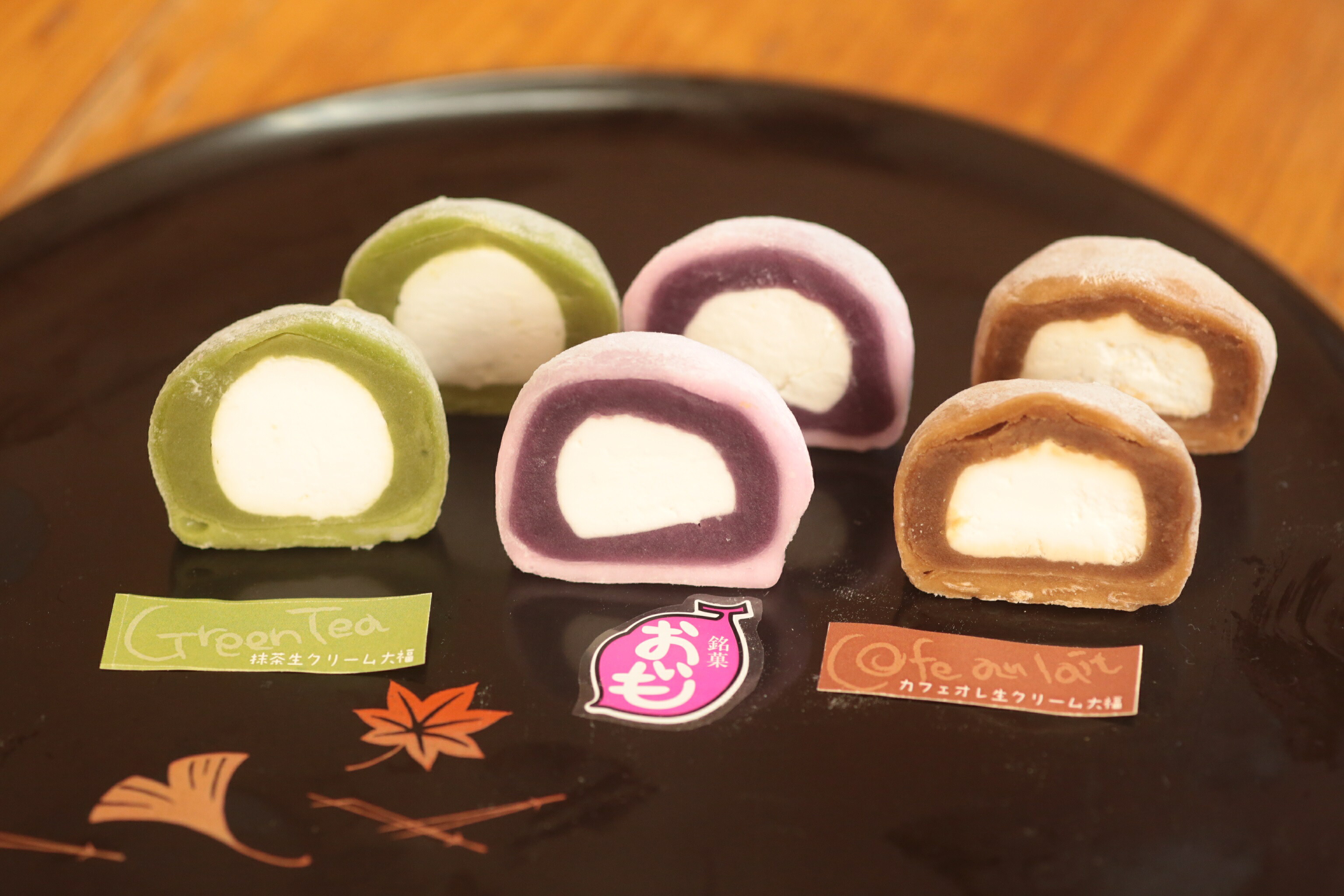 【ふるさと納税】かしの樹 生クリーム大福 18個入り（抹茶・カフェオレ・紫芋）お菓子 和菓子 洋菓子 冷凍スイーツ お取り寄せスイーツ 大福 敬老の日 生クリーム大福 AS-2222 お手軽 お手頃 贈答用 ギフト 老舗 人気 詰め合わせ セット 鹿児島県 薩摩川内市 送料無料
