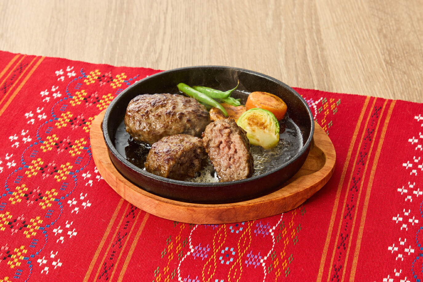 【ふるさと納税】山城牛ハンバーグ I 和牛 ハンバーグ 山城牛 牛肉 国産 肉 惣菜 ジューシー 沖縄県 南城市 ふるさと納税 丸市ミート