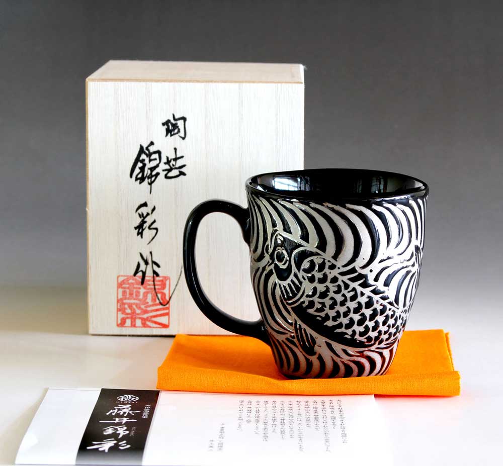 有田焼 陶芸家　藤井錦彩作　プラチナ彩牡丹絵湯呑み 有田焼 染錦牡丹桃菊絵湯呑み 陶芸作家 藤井錦彩 作