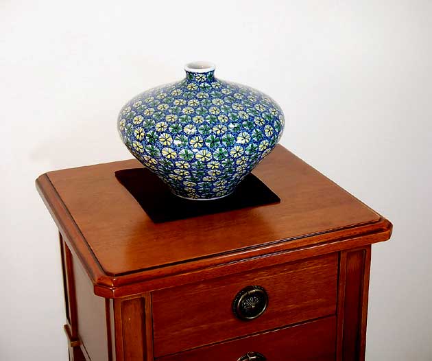 有田焼・伝統工芸・総手描き染錦小花文様飾り花瓶陶芸作家 藤井錦彩 作
